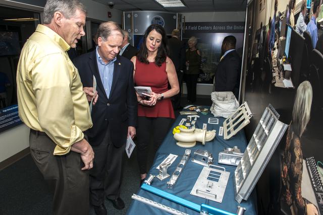 NASA image: Senator Doug Jones (D-AL) Tour of MSFC Facilities