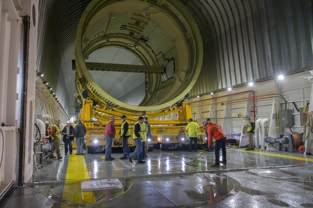 NASA image: The SLS Stages Intertank Structural Test Assembly (STA) arrives at MSFC 