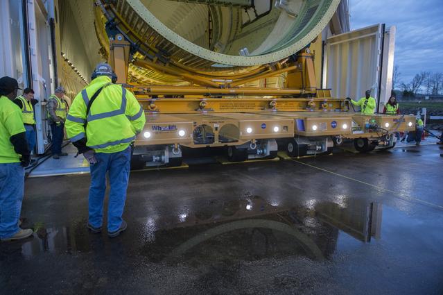 NASA image: The SLS Stages Intertank Structural Test Assembly (STA) arrives at MSFC 