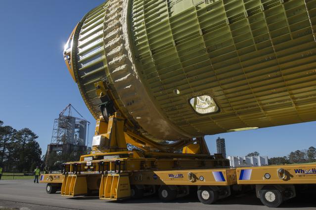 The SLS Stages Intertank Structural Test Assembly (STA) arrives at MSFC 