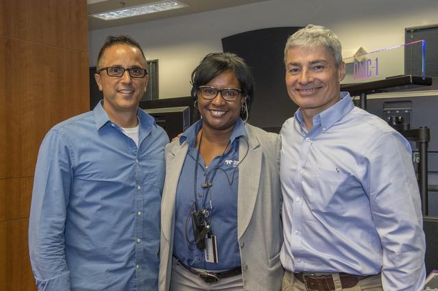 NASA image: Expedition 54 plaque hanging ceremony