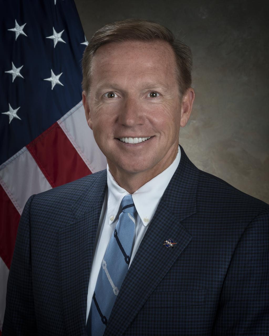 Official portrait of Marshall Space Flight Center Associate Director Steve Miley