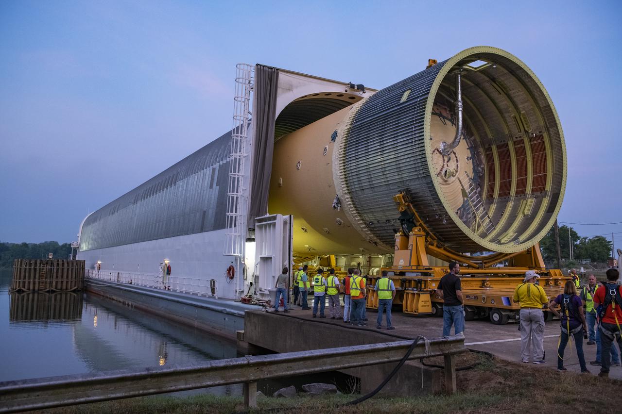 The Liquid Oxygen (LOX) tank was moved from the Pegasus barge to the west test area for placement in test stand.