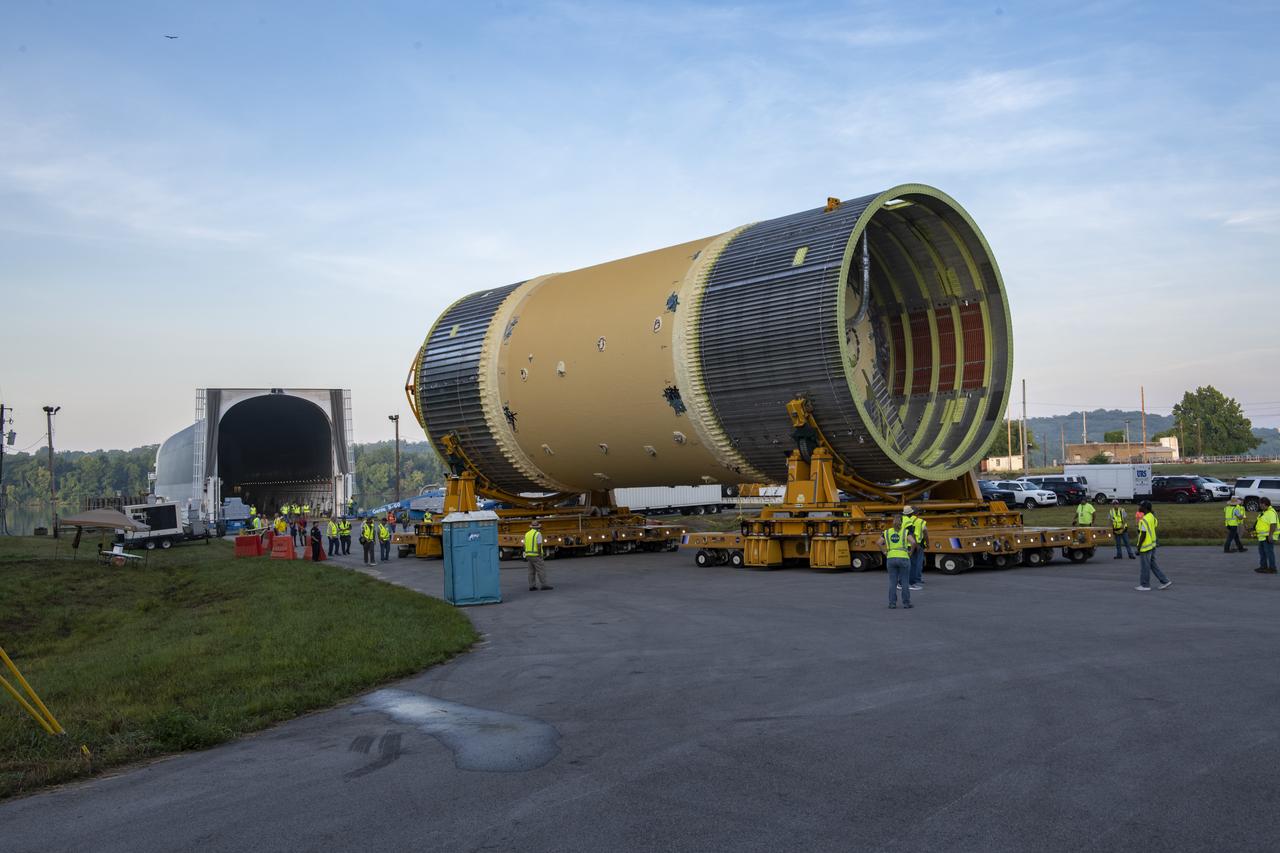 The Liquid Oxygen (LOX) tank was moved from the Pegasus barge to the west test area for placement in test stand.