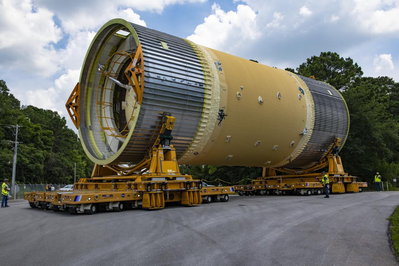 The Liquid Oxygen (LOX) tank was moved from the Pegasus barge to the west test area for placement in test stand 4697.