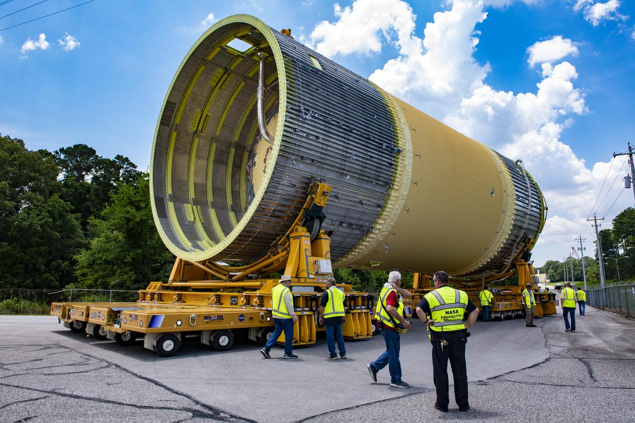 The Liquid Oxygen (LOX) tank was moved from the Pegasus barge to the west test area for placement in test stand 4697.