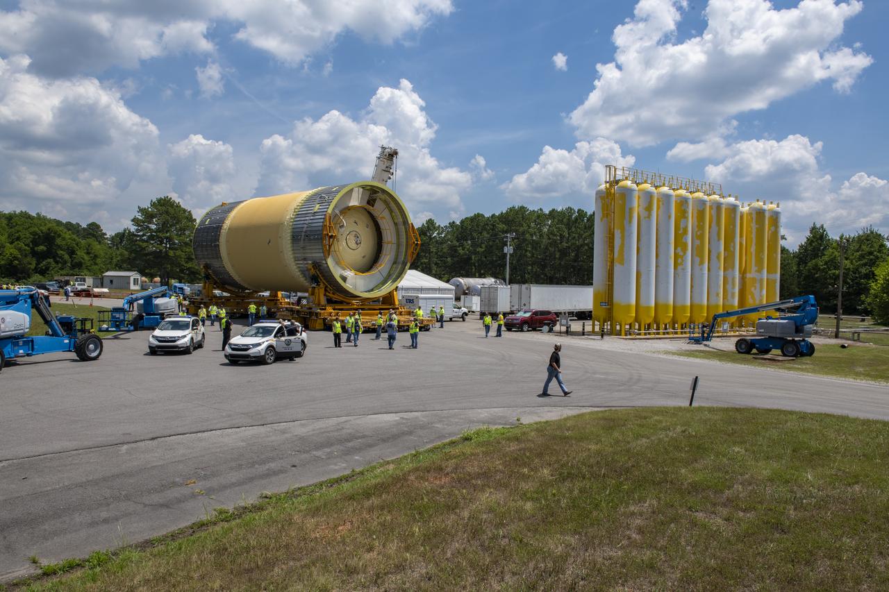 The Liquid Oxygen (LOX) tank was moved from the Pegasus barge to the west test area for placement in test stand 4697.