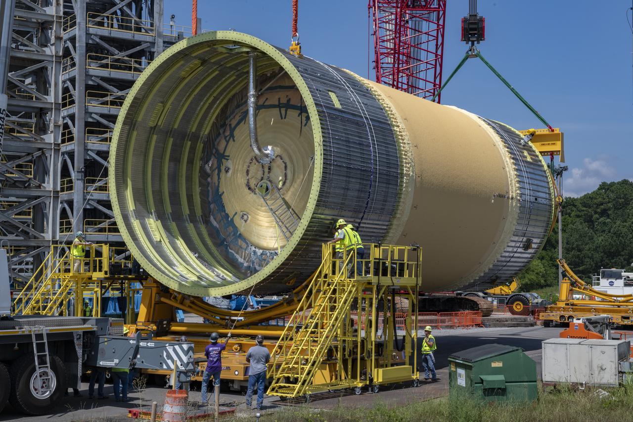 The Liquid Oxygen Test Article was lifted onto the Kmag. Various electronic components will be installed then the article will be moved into test stand 4697.