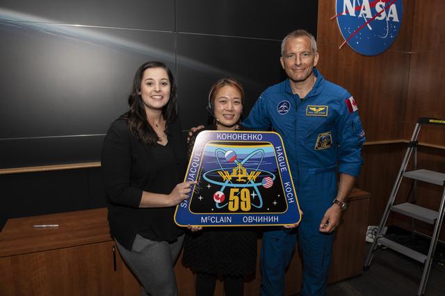 NASA image: Expedition 59 Plaque Hanging In the Payload Operations Integrati