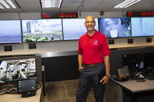 NASA image: BRIAN BARLEY, PHOTO FOR “I AM BUILDING SLS” POSTER