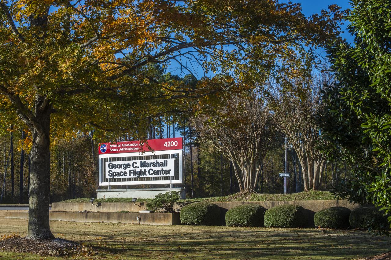 SEASONAL VIEWS, FALL, (NOVEMBER 13, 2019), OF MSFC BUILDING 4200