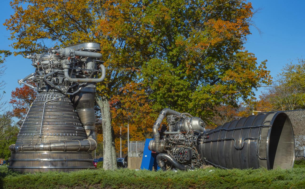 SEASONAL VIEWS, FALL, (NOVEMBER 13, 2019), OF MSFC BUILDING 4200