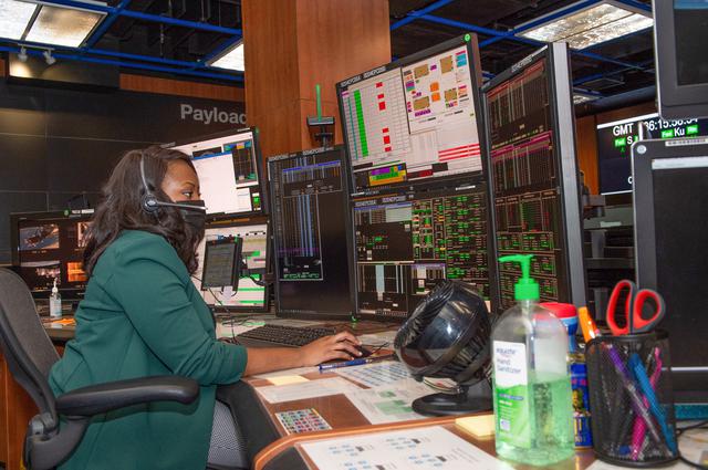 NASA image: A look inside the International Space Station Payload Operations Integration Center at NASA’s Marshall Space Flight Center in Huntsville, AL.  The POIC team supports science operations on the International Space Station 24 hours a day, 7 days a week. For more than 20 years the POIC team has worked with scientists from around the world to enable the space station crew to conduct experiments that improve life on Earth and enable future exploration.