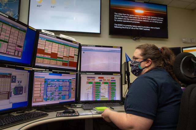 NASA image: A look inside the International Space Station Payload Operations Integration Center at NASA’s Marshall Space Flight Center in Huntsville, AL.  The POIC team supports science operations on the International Space Station 24 hours a day, 7 days a week. For more than 20 years the POIC team has worked with scientists from around the world to enable the space station crew to conduct experiments that improve life on Earth and enable future exploration.
