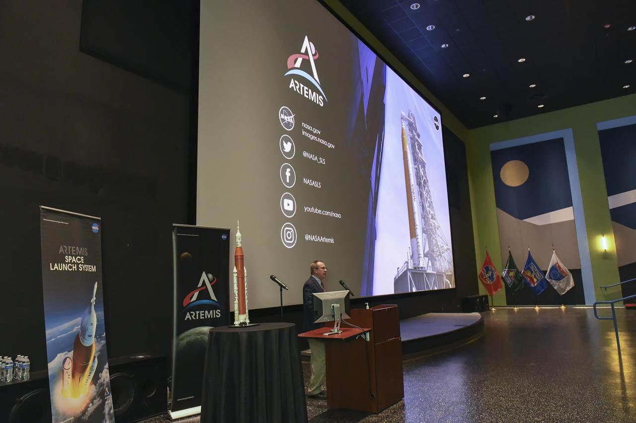 David Beaman, SLS Systems Engineering and Integration Manager, addresses audience at Chamber Media Briefing at USSRC.