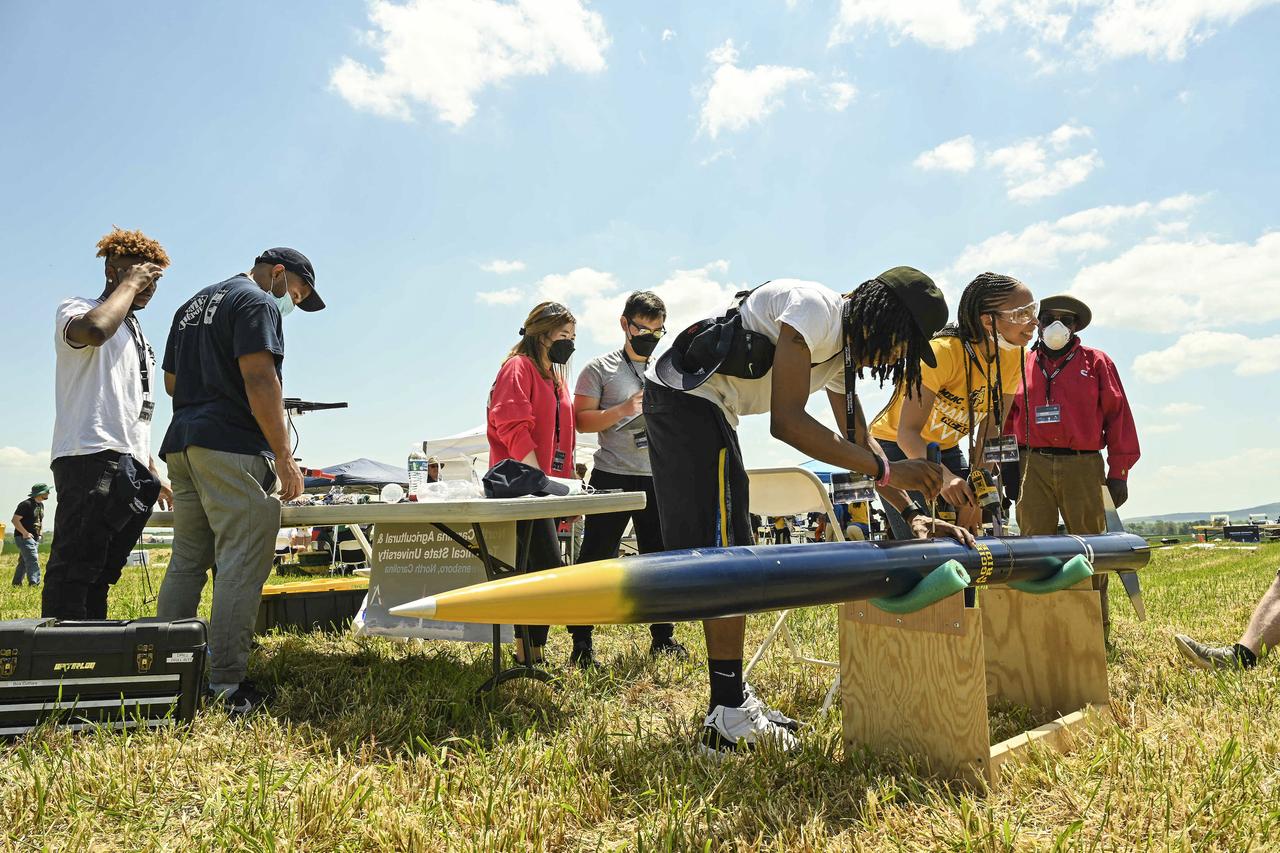 Following two years of virtual events, high school and college teams from across the country return to Bragg Farms in Toney, Alabama, to compete in NASAÕs Student Launch rocketry competition April 23.