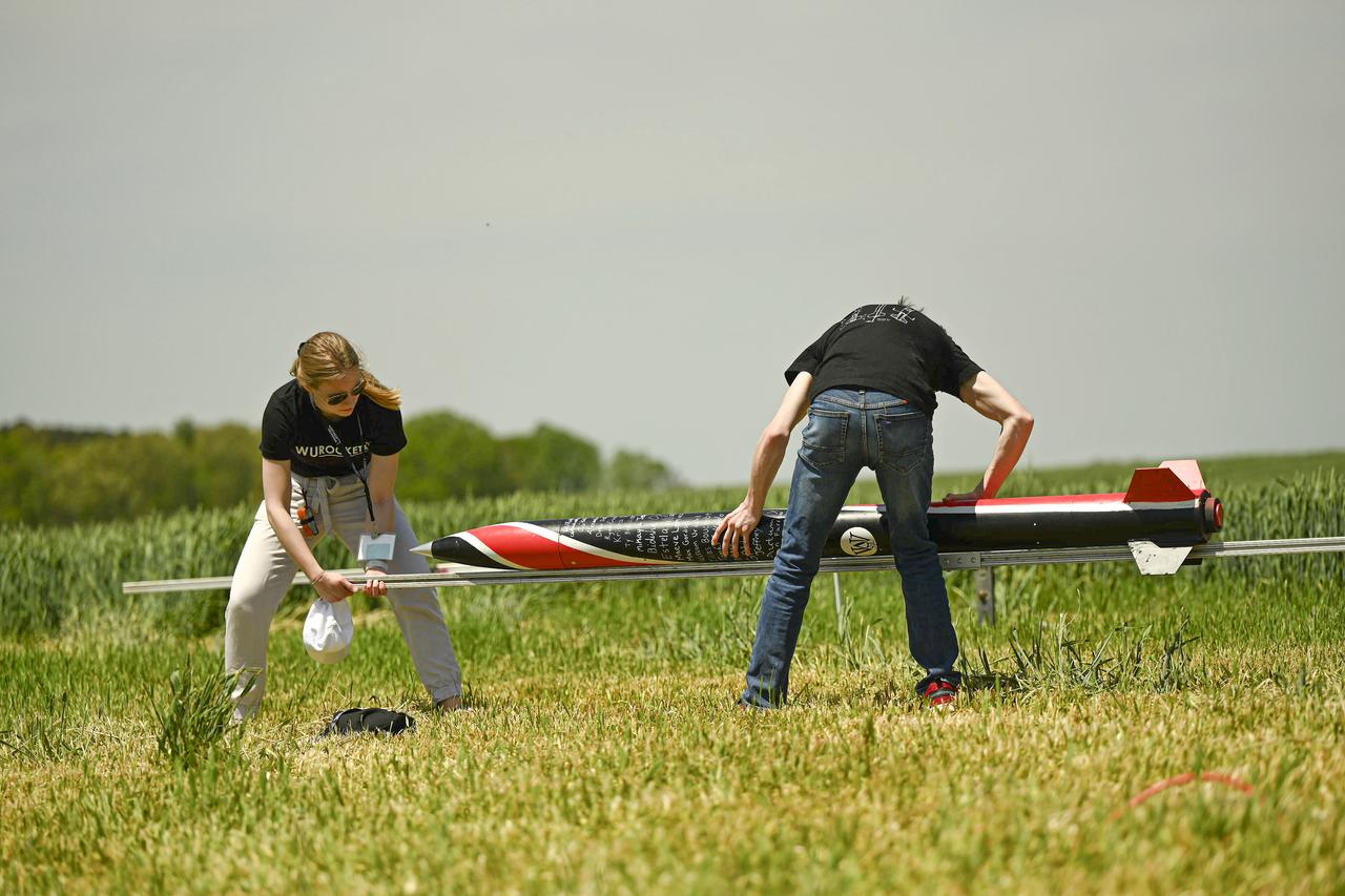 Following two years of virtual events, high school and college teams from across the country return to Bragg Farms in Toney, Alabama, to compete in NASAÕs Student Launch rocketry competition April 23.