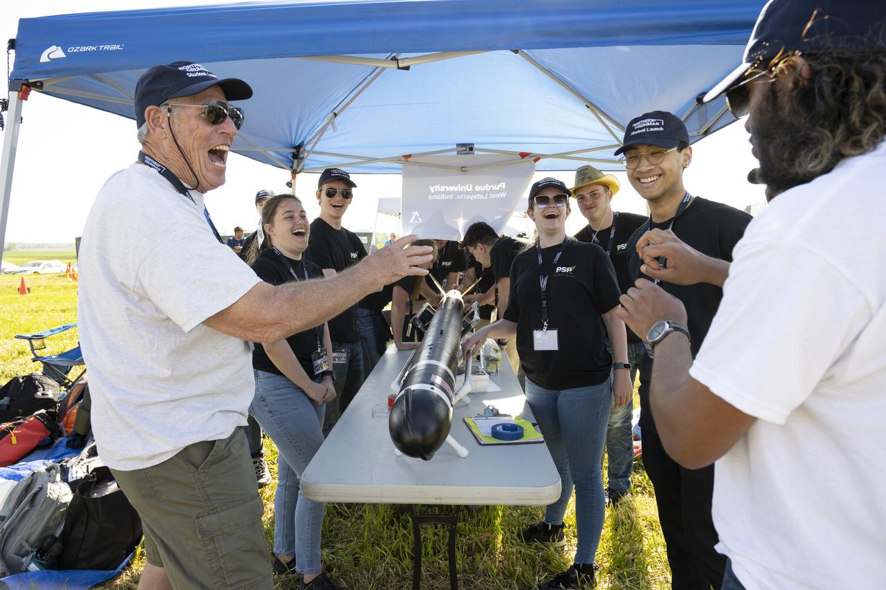 Following two years of virtual events, high school and college teams from across the country return to Bragg Farms in Toney, Alabama, to compete in NASA’s Student Launch rocketry competition April 23.