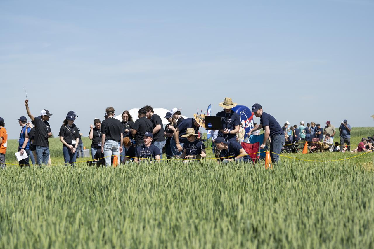 Following two years of virtual events, high school and college teams from across the country return to Bragg Farms in Toney, Alabama, to compete in NASA’s Student Launch rocketry competition April 23.