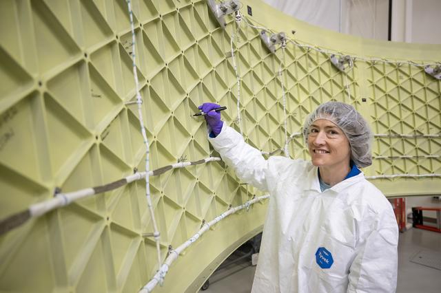 NASA image: ARTEMIS II CREW VISIT