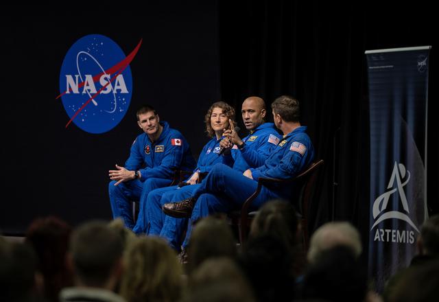NASA image: ARTEMIS II CREW VISIT