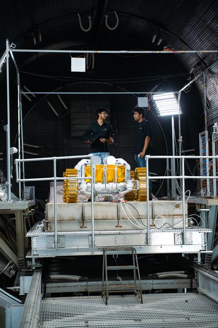 Lunar Challenge Winner Tests Technology in NASA Thermal Vacuum Chamber