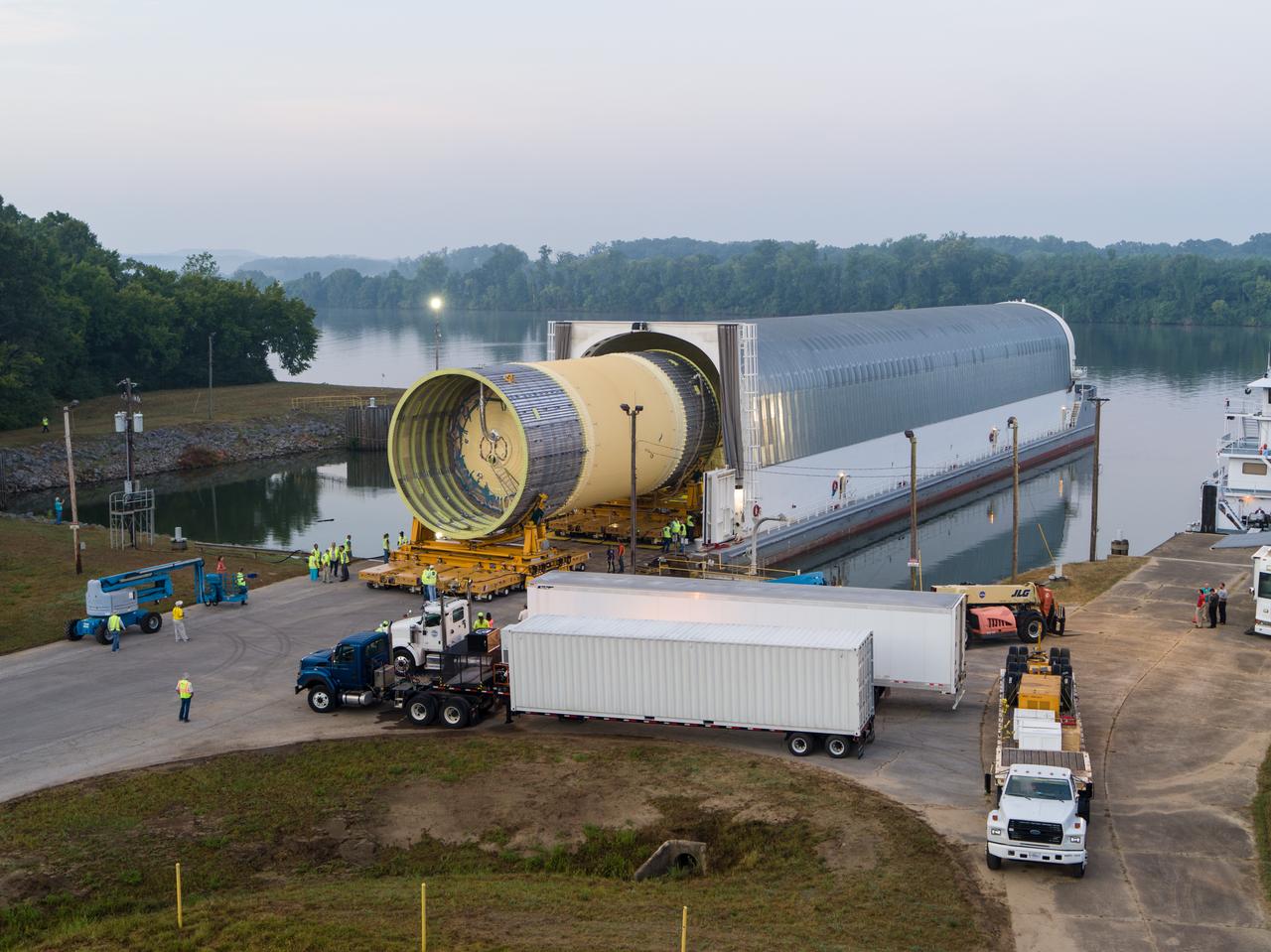 LOX STA unload from Pegasus at NASA Marshall Space Flight Center