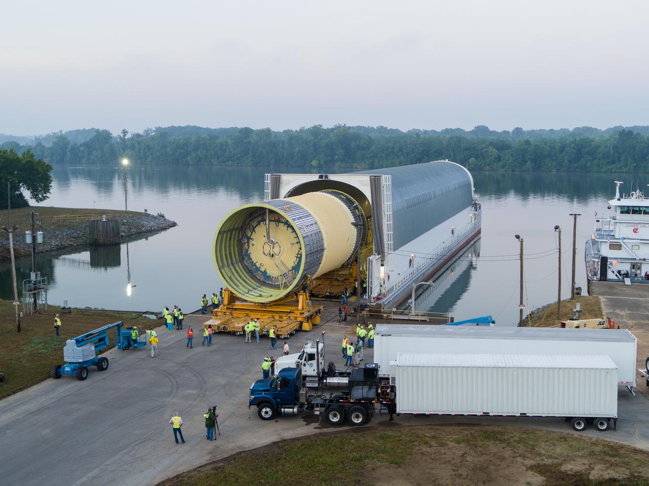 LOX STA unload from Pegasus at NASA Marshall Space Flight Center