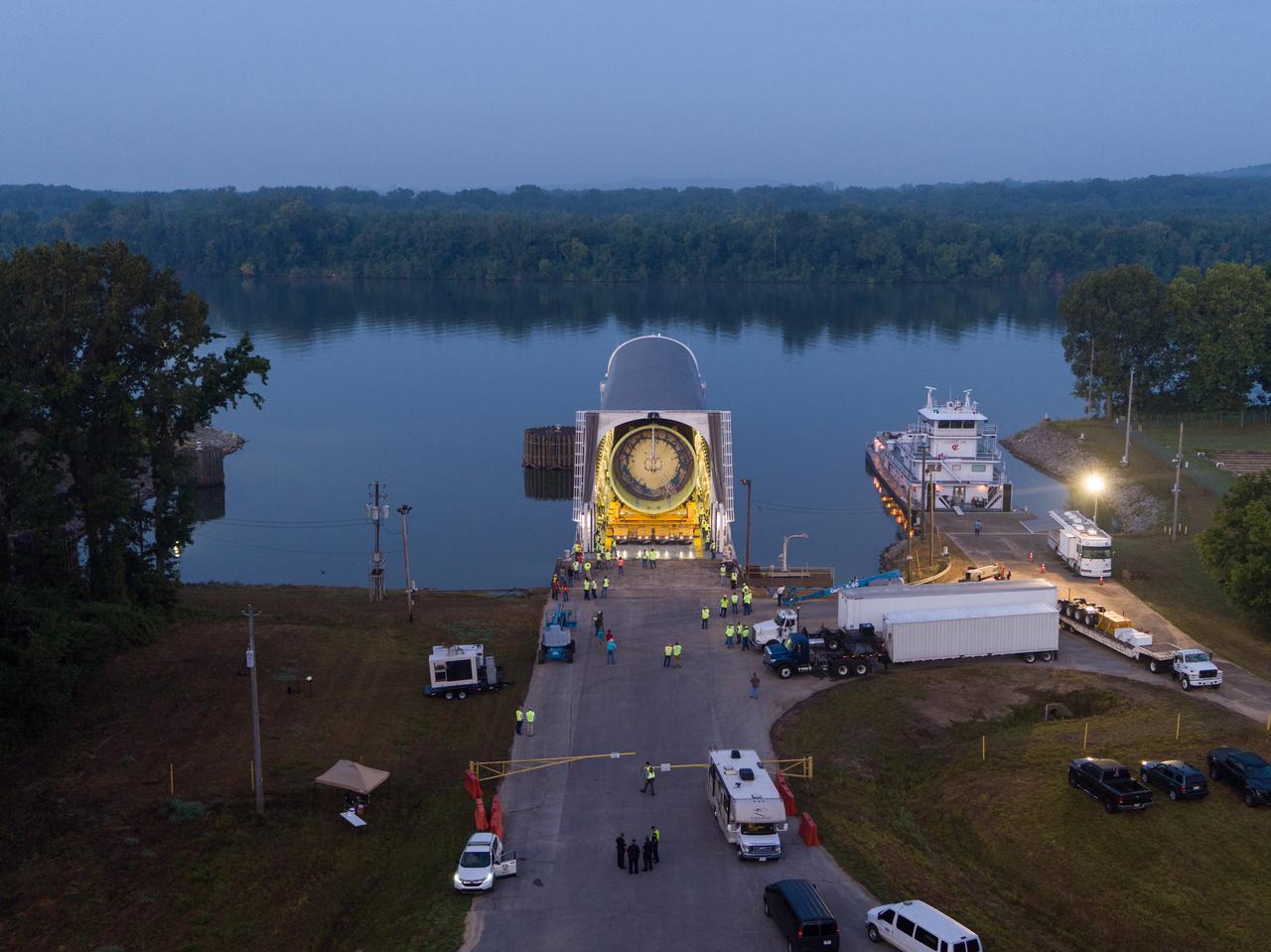 LOX STA unload from Pegasus at NASA Marshall Space Flight Center