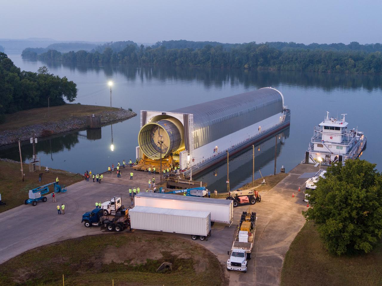 LOX STA unload from Pegasus at NASA Marshall Space Flight Center