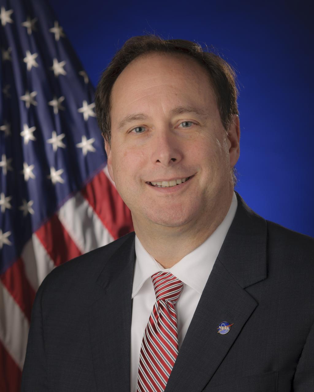 Portrait, Robert M. Lightfoot Jr., Acting Administrator, National Aeronautics and Space Administration (NASA), Monday, Jan. 23, 2017 at NASA Headquarters in Washington. Photo Credit: (NASA/Bill Ingalls)