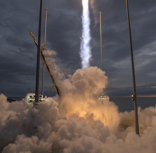 NASA image: Orbital ATK CRS-8 Launch