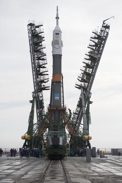 Expedition 55 Soyuz Rollout