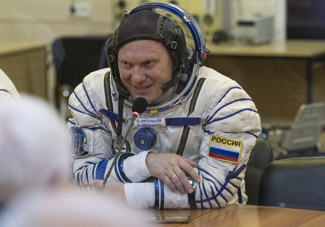 NASA image: Expedition 55 Preflight