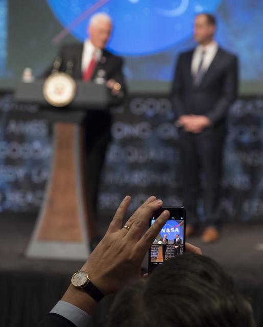 NASA image: Bridenstine Sworn In As NASA Administrator
