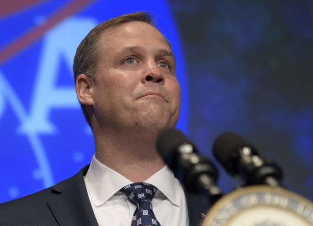 NASA image: Bridenstine Sworn In As NASA Administrator