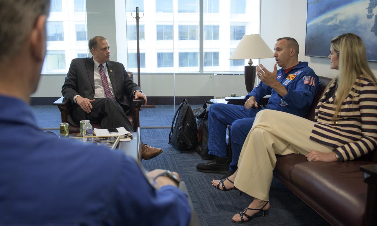 NASA Administrator Jim Bridenstine meets with NASA astronaut Randy Bresnik, right, Bresnik's wife Rebecca and ESA astronaut Paolo Nespoli, Wednesday, May 9, 2018 at NASA Headquarters in Washington. Photo Credit: (NASA/Bill Ingalls)
