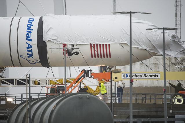 Orbital ATK CRS-9 Raising on the Pad