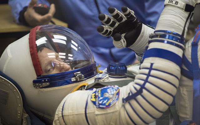 NASA image: Expedition 56 Preflight