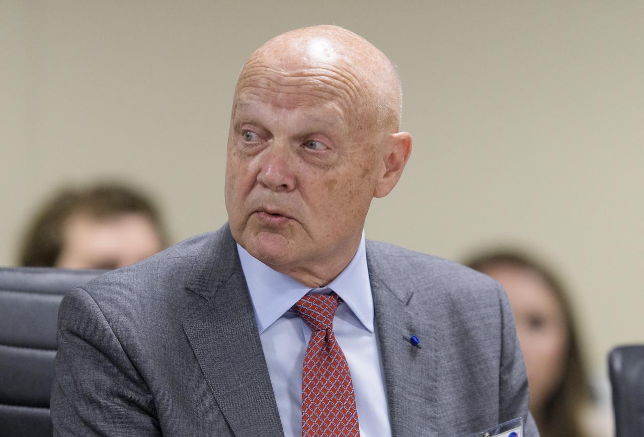 Chairman of the Users' Advisory Group Adm. Jim Ellis, USN (Ret.) delivers opening remarks at the first meeting of the National Space Council Users' Advisory Group, Tuesday, June 19, 2018 at NASA Headquarters in Washington. The Users' Advisory Group will advise and inform the National Space Council on a broad range of aerospace topics, including the impacts of U.S. and international laws and regulations, national security space priorities, scientific and human space exploration priorities, and ways to bolster support. Photo Credit: (NASA/Joel Kowsky)