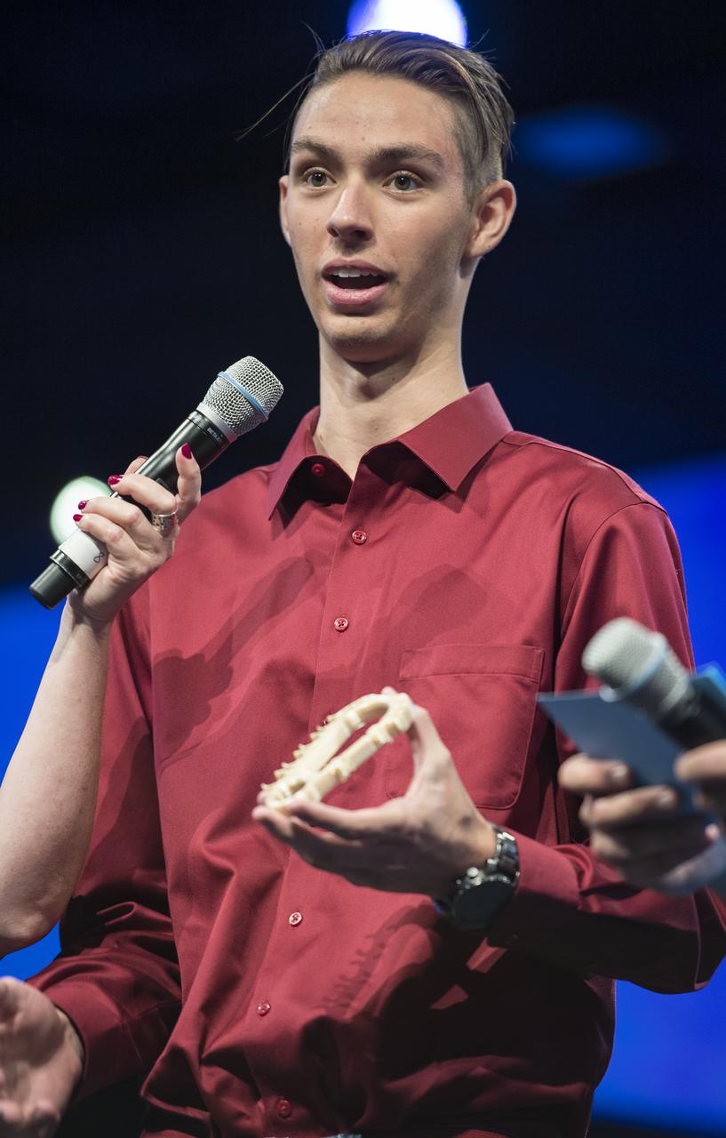 Future Engineers "Two for the Crew" competition winner, Austin Suder, speaks about his Carabiner Tool Clip, during a STEM in 30 event, Wednesday, June 27, 2018 at Smithsonian's National Air and Space Museum in Washington. Photo Credit: (NASA/Aubrey Gemignani)
