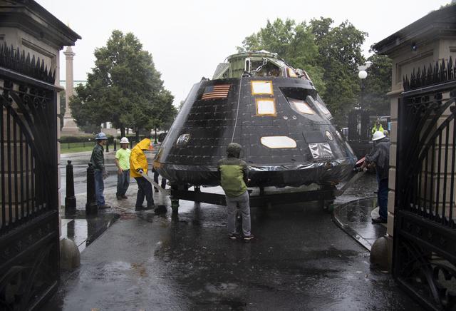 NASA image: Orion Arrival at White House Complex