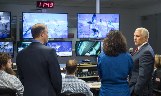 NASA image: VP Pence visits Johnson Space Center