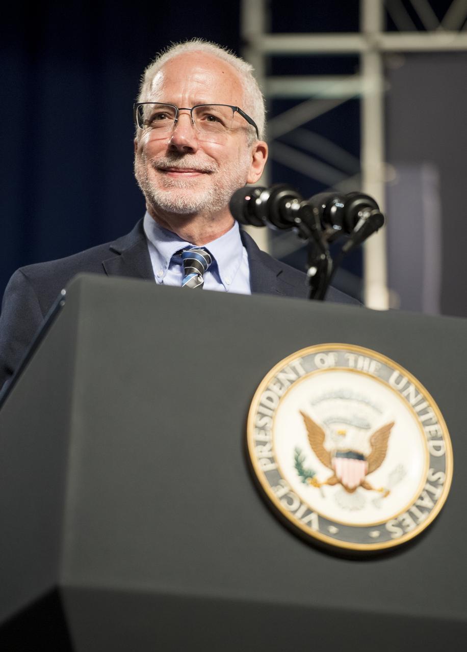 Mark Geyer, Director of NASA's Johnson Space Center, delivers remarks in the Teague Auditorium at NASA's Johnson Space Center, Thursday, Aug. 23, 2018 in Houston, Texas. Photo Credit: (NASA/Joel Kowsky)