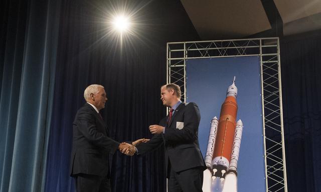NASA image: VP Pence Visits Johnson Space Center