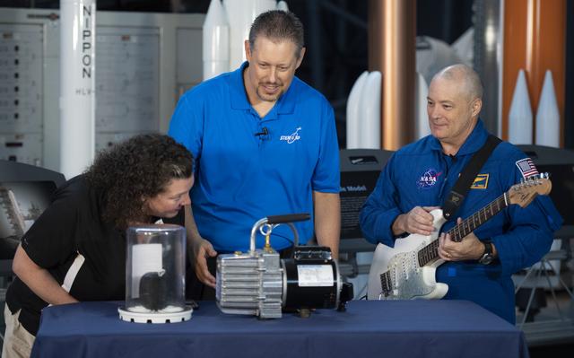 NASA image: Astronaut Tingle at Udvar-Hazy Center