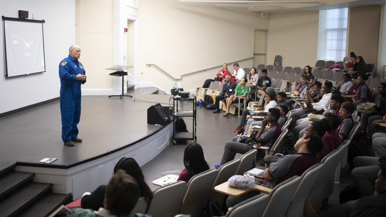 NASA astronaut Scott Tingle speaks to students about his time onboard the International Space Station, Friday, Sept. 14, 2018 at McKinley Technology High School in Washington, DC. Tingle spent 168 days onboard the International Space Station as part of Expeditions 54 and 55.  Photo Credit: (NASA/Joel Kowsky)