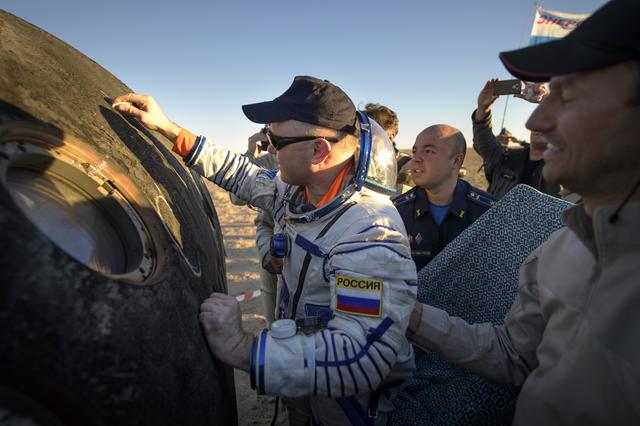 NASA image: Expedition 56 Soyuz MS-08 Landing