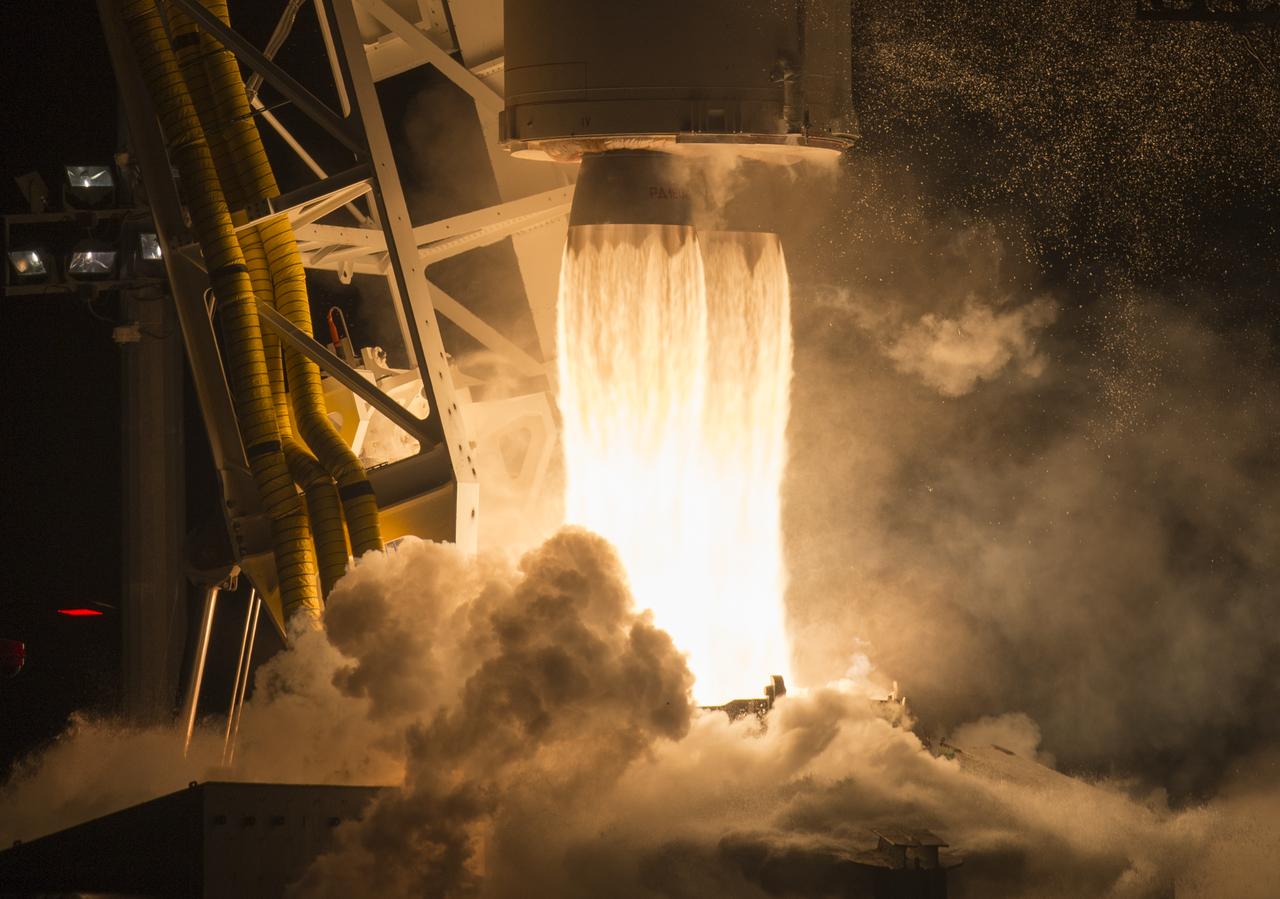 The Northrop Grumman Antares rocket, with Cygnus resupply spacecraft onboard, launches from Pad-0A, Saturday, Nov. 17, 2018 at NASA's Wallops Flight Facility in Virginia. Northrop Grumman's 10th contracted cargo resupply mission for NASA to the International Space Station will deliver about 7,400 pounds of science and research, crew supplies and vehicle hardware to the orbital laboratory and its crew. Photo Credit: (NASA/Joel Kowsky)