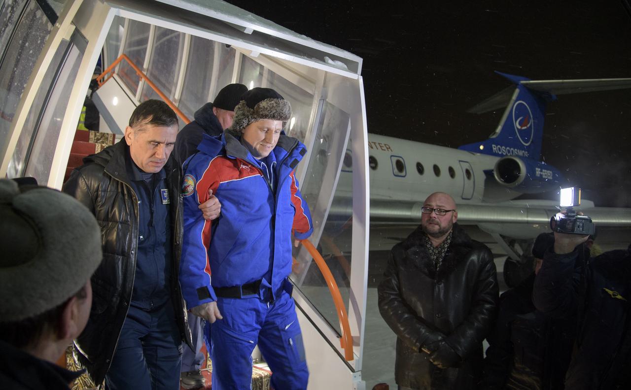 Officials, family and friends gather to welcome home Expedition 57 cosmonaut Sergey Prokopyev of Roscosmos after he, Serena Auñón-Chancellor of NASA and Alexander Gerst of ESA (European Space Agency) landed their Soyuz MS-09 capsule near the town of Zhezkazgan, Kazakhstan on Thursday, Dec. 20, 2018. Auñón-Chancellor, Gerst, and Prokopyev are returning after 197 days in space where they served as members of the Expedition 56 and 57 crews onboard the International Space Station. Photo Credit: (NASA/Bill Ingalls)